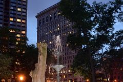 06-03 Southern Fountain After Sunset With The Flatiron Building New York Madison Square Park